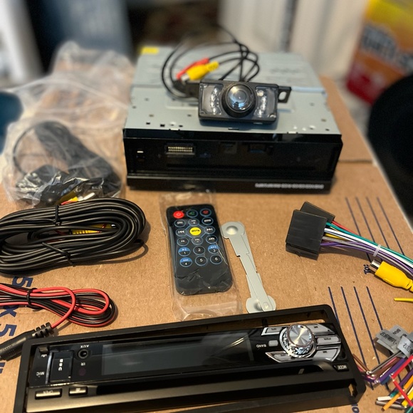 Multimedia Car Audio System - Picture 2 of 4